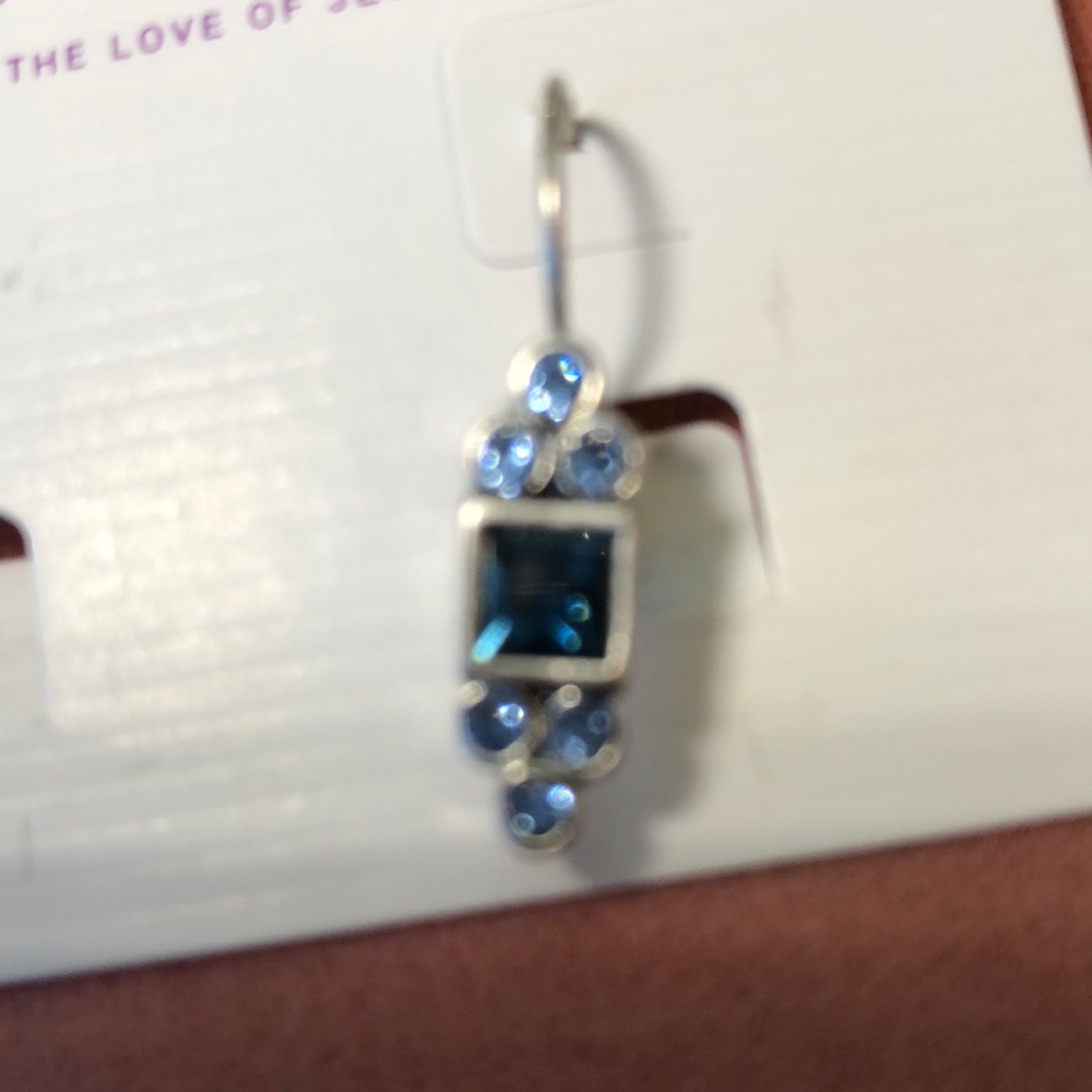Lia sophia New Lever Back Pierced Blue Crystals - Picture 4 of 4